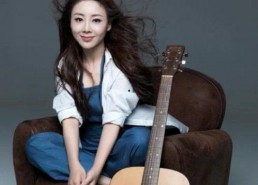 娱乐吃瓜女歌手,揭秘吃瓜女歌手的幕后故事